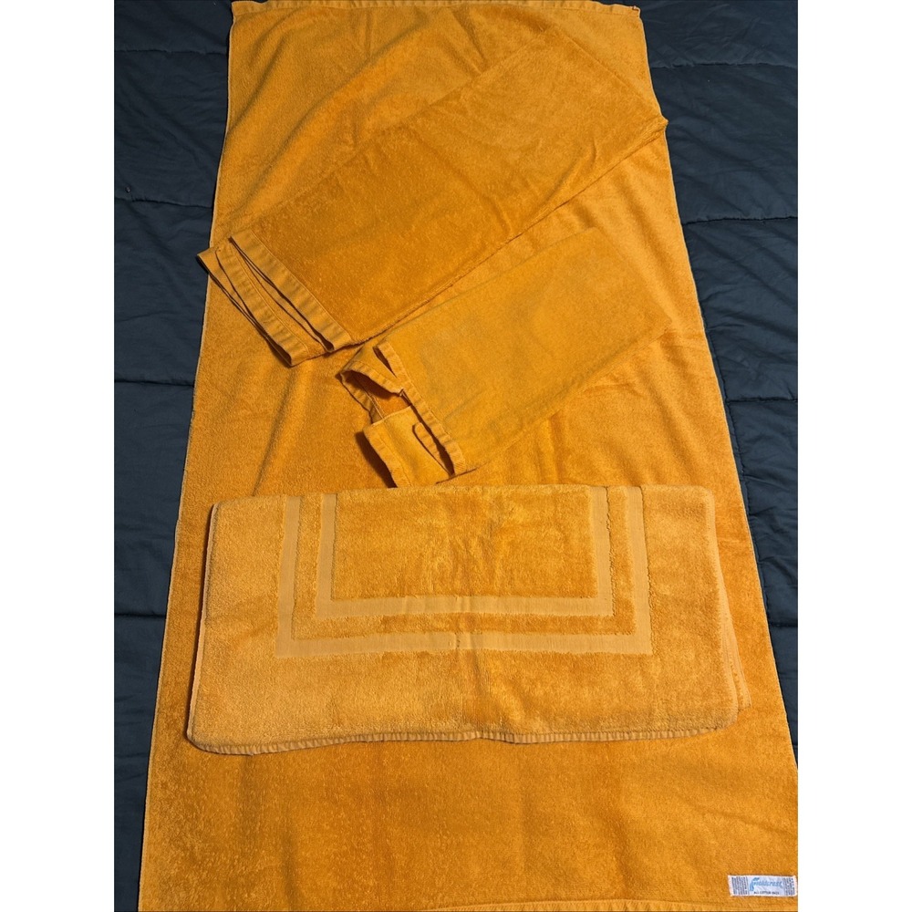 Vintage Fieldcrest towel and bathmat set 100% Cotton Facing Orange